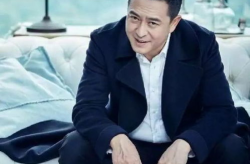 张嘉译妻子王海燕图片,优雅与坚韧并存的女星风采